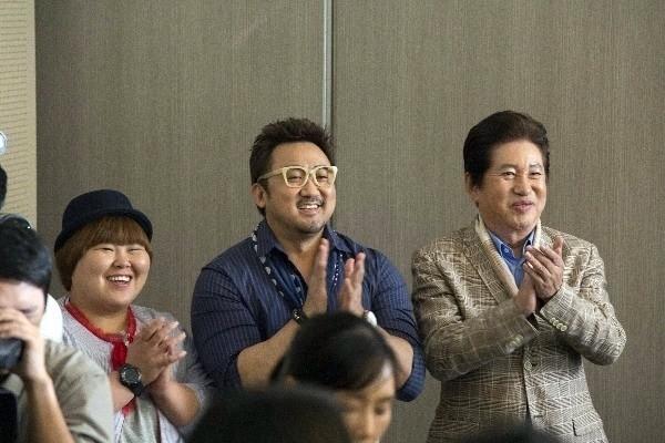 나흘째 박스오피스 1위 지킨 <굿바이 싱글>