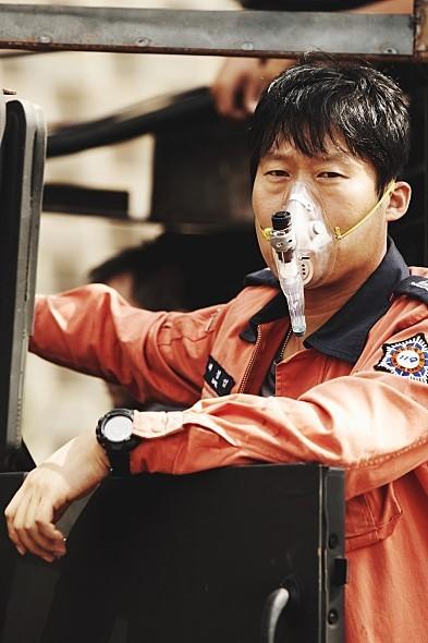 미세먼지 나쁨! 마스크 쓰고 봐야 할 것 같은 영화들