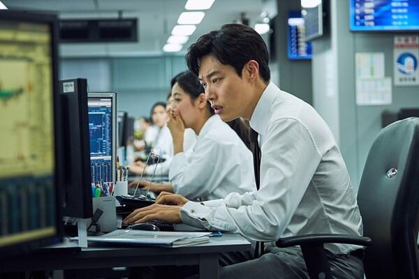 자연스러움의 승부사, ‘열일’하는 배우 류준열
