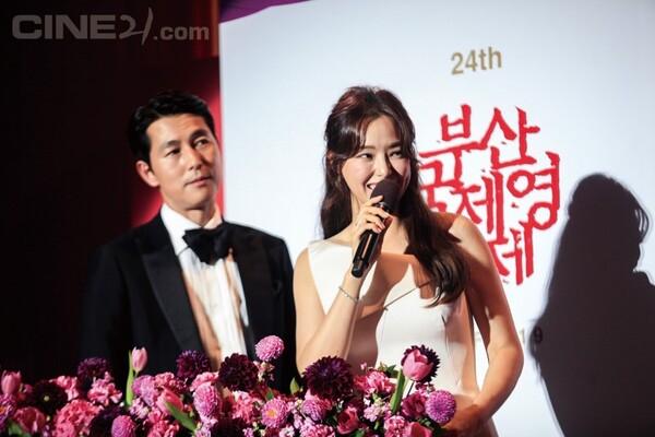 온도, 습도, 그리고 열기 모두 완벽! 제24회 부산국제영화제 개막식 현장 중계