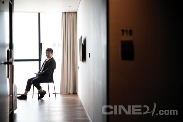 “영화는 언어와 문화적 차이를 넘어선다”, <파비안느에 관한 진실> 고레에다 히로카즈 감독