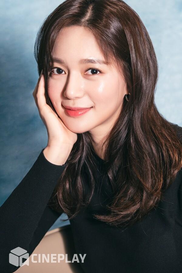 [인터뷰] 오늘은 보좌관, 내일은 로코퀸! <너의 여자친구>의 이엘리야
