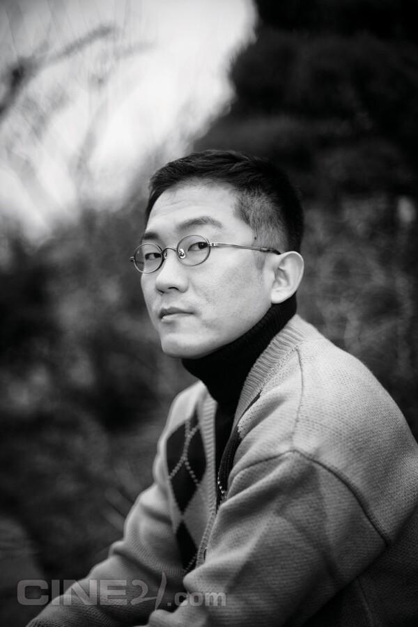 <윤희에게> 임대형 감독은 왜 오타루에서 김희애에게 코트를 입게 했을까