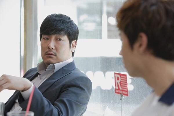 형사? 건달? 극과 극 캐릭터로 돌아보는 조진웅 필모그래피