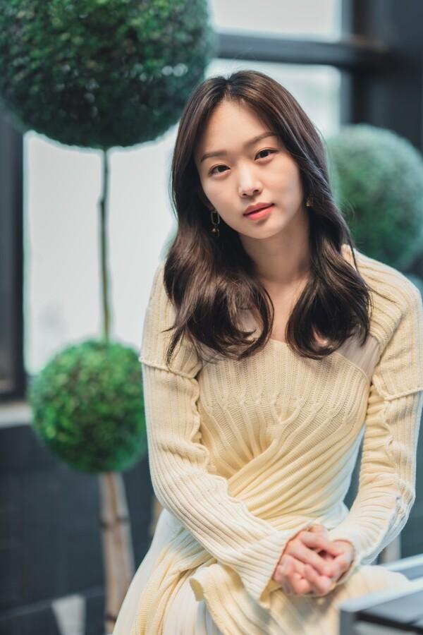 [인터뷰] <미드나이트> 진기주, 듣지 못하는 경미의 수어보다 구어 연기에 더 공들인 이유