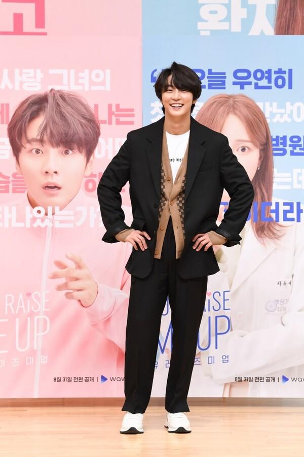 [인터뷰] <유 레이즈 미 업> 윤시윤 "하니와 친해지는 과정? 2초면 충분했다"