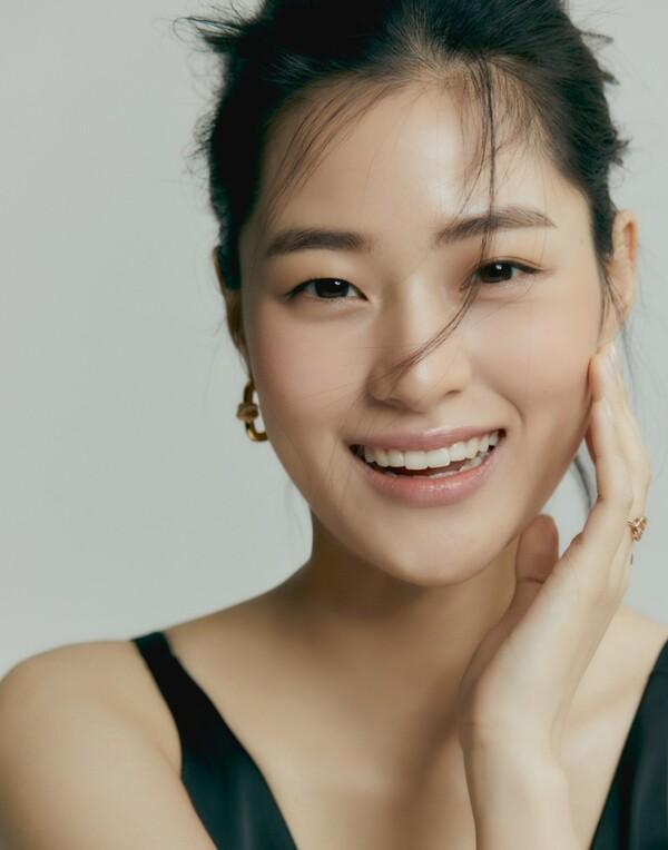 [인터뷰] <기적> 이수경 "기적 같은 개봉, 소화제 먹는 기분" (feat. '대표' 김남길)
