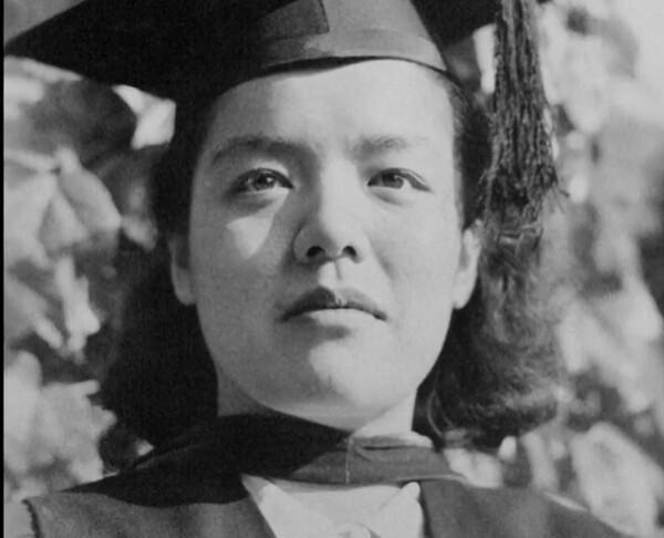 혁명하는 할머니가 필요해! <아메리칸 레볼루셔너리: 더 에볼루션 오브 그레이스 리 보그스>