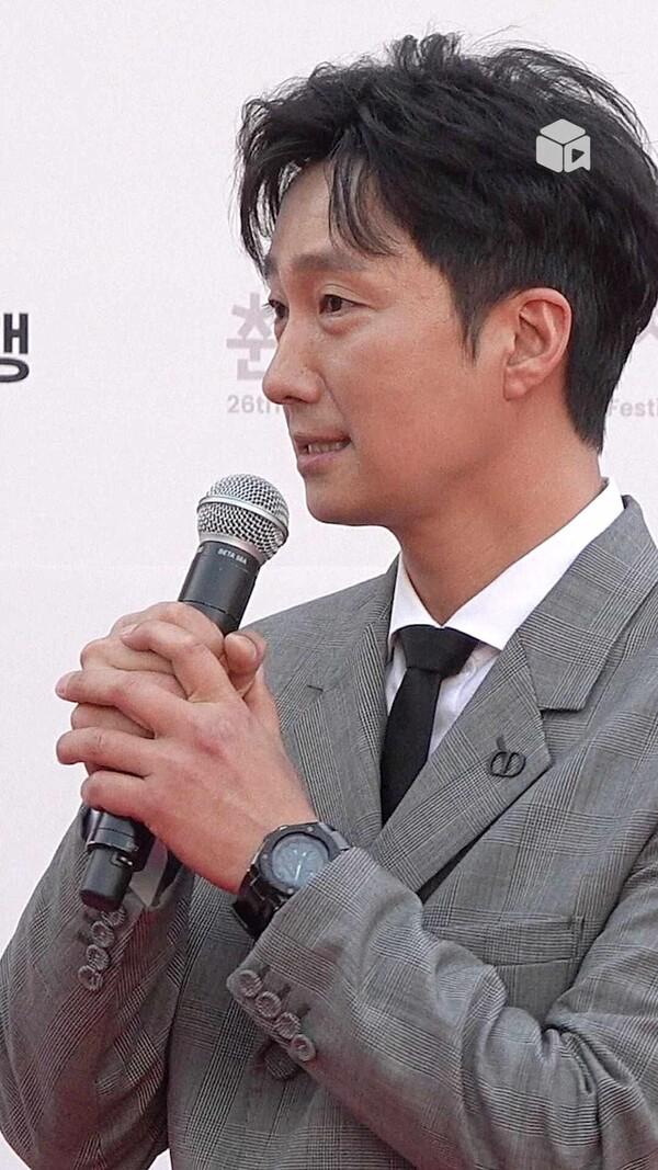 첫 마디 뱉자마자 탄성 터지는 박해일