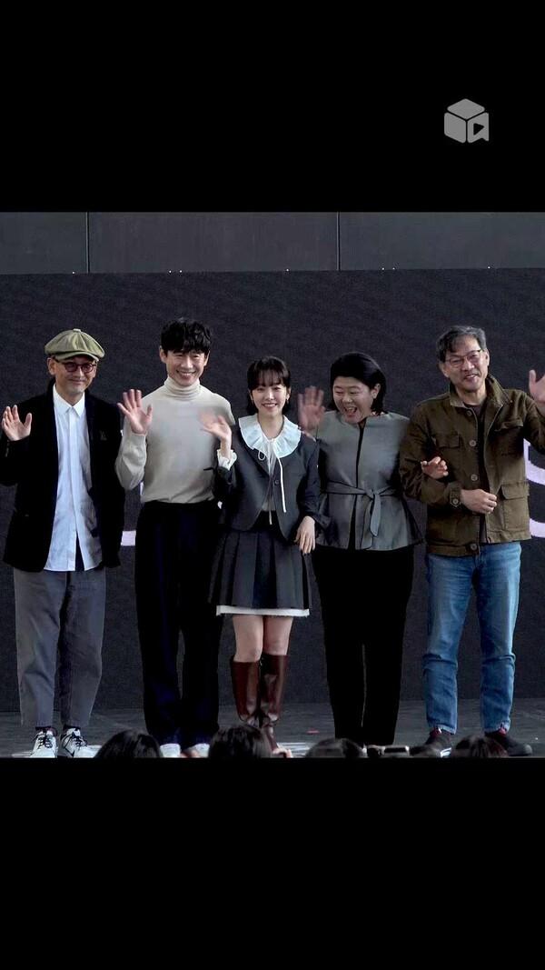 가족같은 분위기의 <욘더> 팀, 저도 그 자리에 들어가면 안될까요?  | BIFF 2022