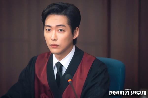 [최신 OTT 통합 랭킹] 드디어 밝혀진 남궁민 과거! 시청자는 울고, 시청률은 함박웃음 <천원짜리 변호사>