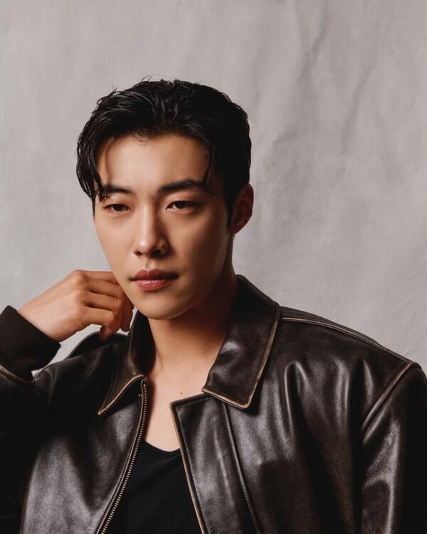 [인터뷰] “전역 후 모든 것 갈아 넣었다 &hellip; 착한 건우 연기하며 마음도 선해져” <사냥개들> 우도환
