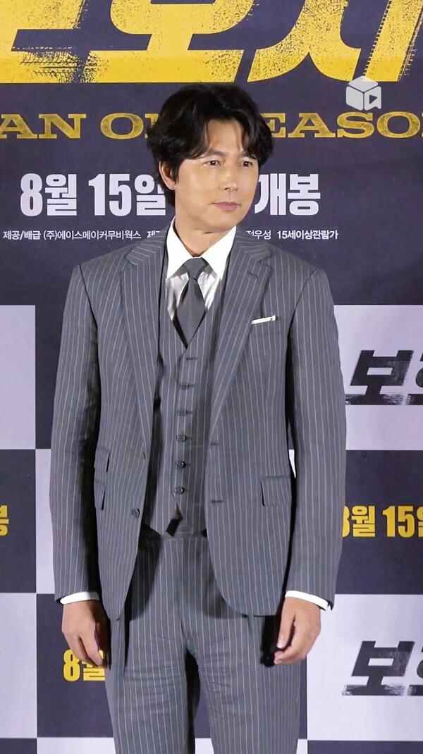 정우성 배우, 아니 감독님 평생 잘생긴 소감 발표 부탁드립니다 [보호자]
