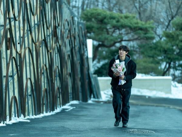 〈언더 유어 베드〉 (사진 제공=(주)미스터리픽처스)