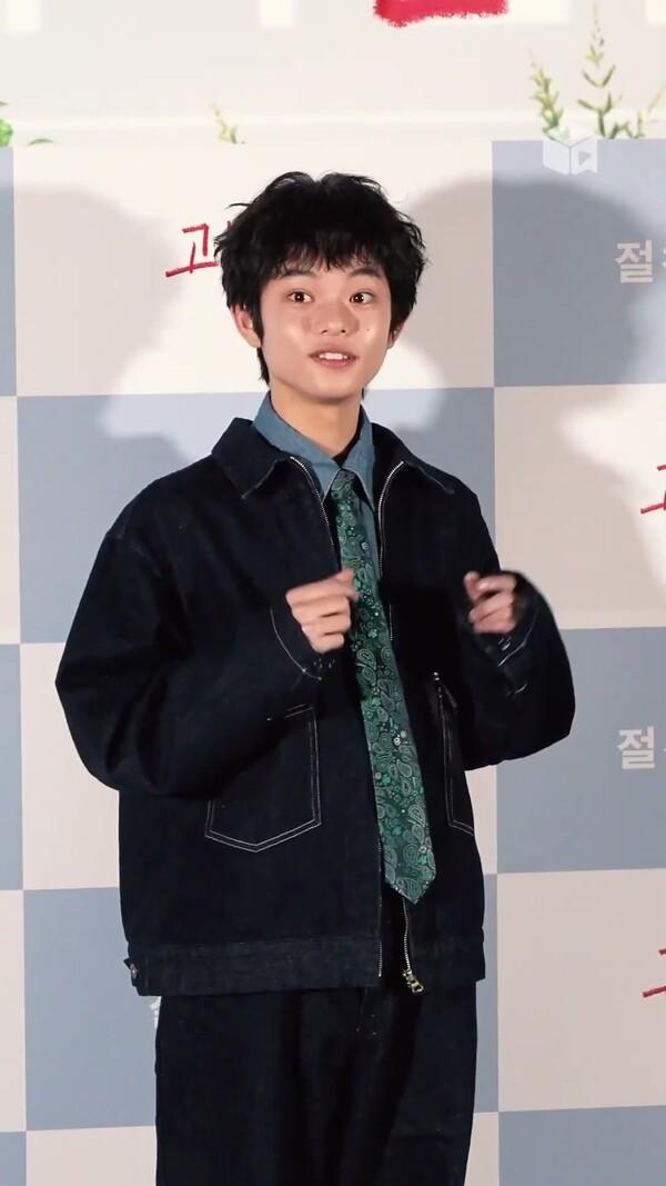 포토타임에서 브이하는 미나토 실존ㅠㅠㅠ | #쿠로카와소야 [괴물] 내한 기자간담회