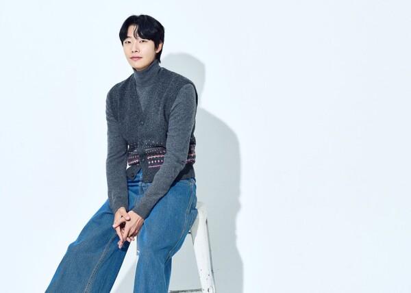 [인터뷰] 〈외계+인 2부〉 배우 류준열,  “2부를 빨리 보여주고 싶었다”