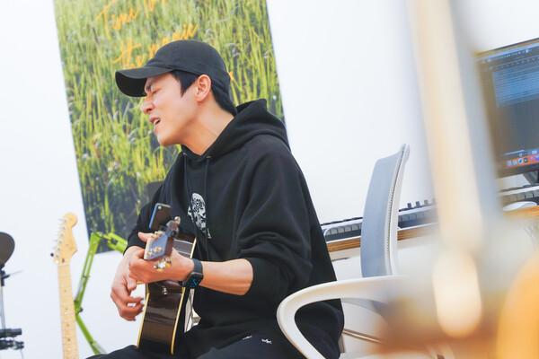 조정석+정상훈+문상훈, 가수 데뷔기 담은 예능〈신인가수 조정석〉