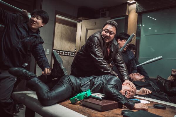 마석도님 살살 좀; 〈범죄도시〉와 맞붙었던 영화들