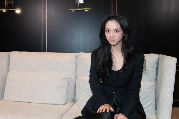[인터뷰] AI 연기에 도전한 〈원더랜드〉 탕웨이, "한국에서의 사랑은 좋은 작품, 좋은 캐릭터를 만난 덕분"