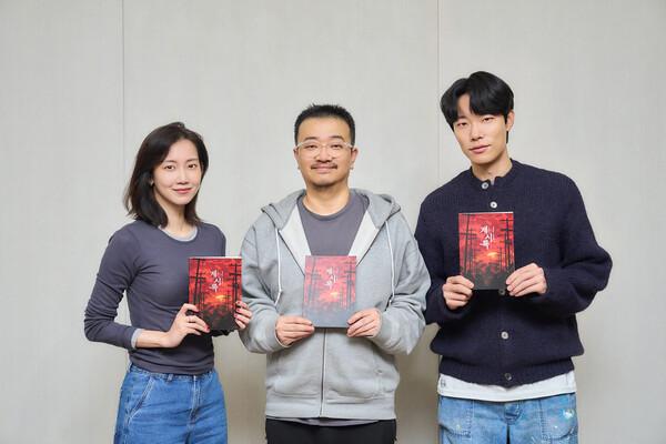 연상호X류준열X신현빈 넷플릭스〈계시록〉, 알폰소 쿠아론 총괄 프로듀서로 참여