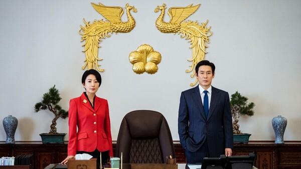 세상을 뒤엎으려는 자 VS 그의 폭주를 막으려는 자 〈돌풍〉 외 6월 마지막 주 OTT 신작 (6/27~7/3)