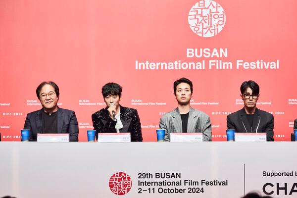 [2024 BIFF] 부산에 뜬 스타들, 강동원·박정민·차승원·김신록·정성일 … 개막작 〈전,란〉 기자회견 현장