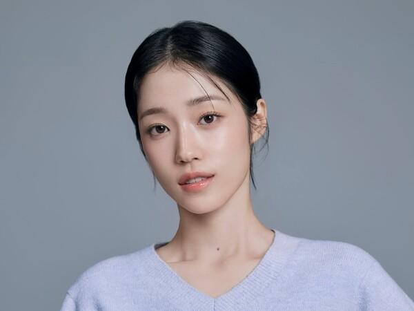 [인터뷰] 〈청설〉 노윤서, "나는 용준과 여름 그 중간에 있다"