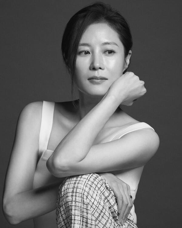 [인터뷰] 문소리 "공연 중 무대에서 굴러떨어졌지만 아무도 몰라..."