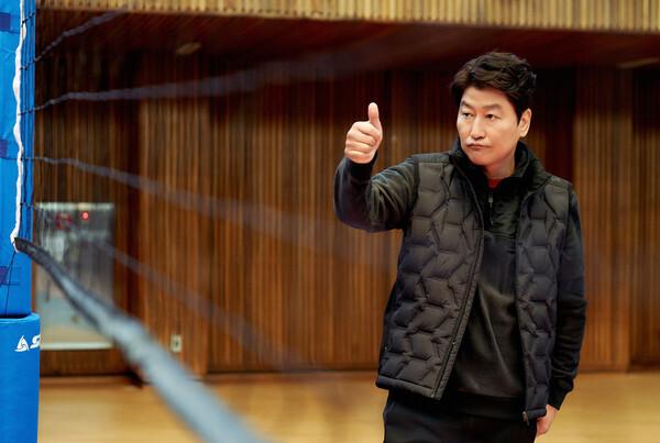 〈1승〉 김우진 감독 역을 맡은 송강호