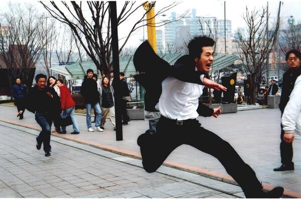 〈일단 뛰어〉