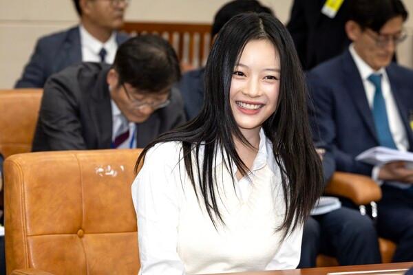뉴진스 하니, 새 비자 발급 "국내 체류 가능하다"
