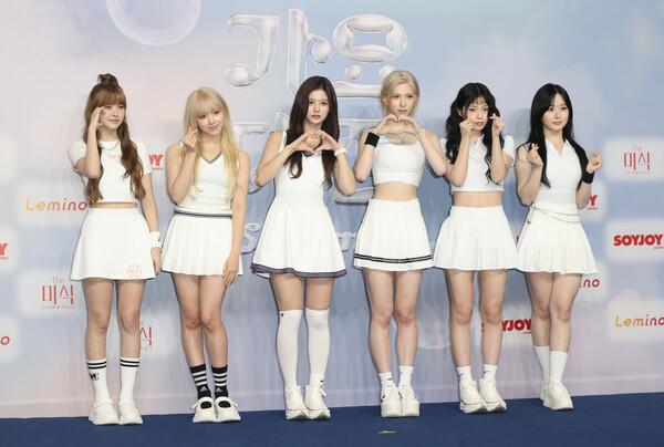 SBS 가요대전 서머 참석한 엔믹스(영종도=연합뉴스) 류효림 기자 = 그룹 엔믹스가 2024년 7월 21일 오후 인천 영종도 인스파이어 엔터테인먼트 리조트에서 열린 SBS 2024 가요대전 서머 블루카펫 행사에서 포즈를 취하고 있다. 2024.7.21