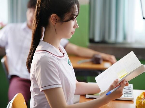 영화 〈그 시절, 우리가 좋아했던 소녀〉 속 배우 다현 [영화사테이크 제공]