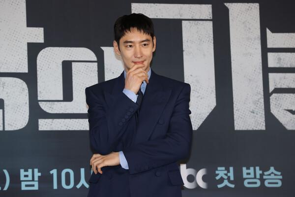 '멜로 장인' 안판석 감독, 오피스물 〈협상의 기술〉로 복귀, 주연에는 이제훈