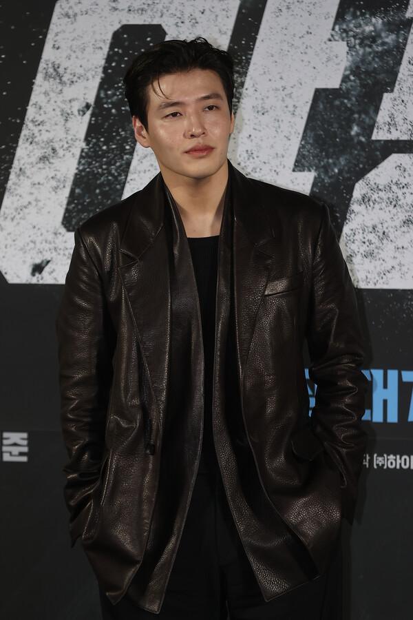 (서울=연합뉴스) 류효림 기자 = 배우 강하늘이 13일 서울 강남구 삼성동 코엑스 메가박스에서 열린 영화 〈야당〉 제작발표회에서 포즈를 취하고 있다.