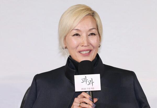 〈파과〉 민규동 감독, "이혜영 배우를 보자마자 운명적이라고 느꼈다"