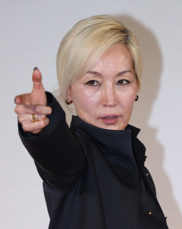 (서울=연합뉴스) 이재희 기자 = 배우 이혜영이 27일 서울 광진구 롯데시네마 건대입구점에서 열린 영화 〈파과〉 제작보고회에서 포즈를 취하고 있다.