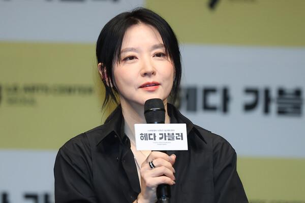 이영애, 32년 만의 연극 복귀…〈헤다 가블러〉로 무대에 오른다