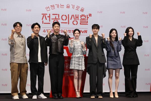 의정 갈등 불똥 맞은 〈슬전생〉, 드디어 방영…"판단은 오롯이 시청자들의 몫"