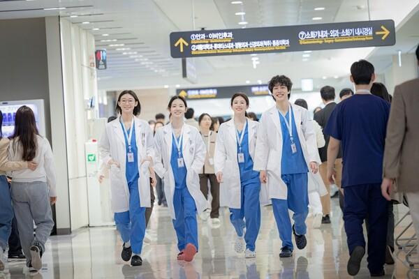 〈언젠가는 슬기로울 전공의생활〉