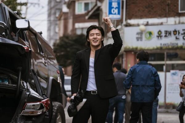〈야당〉
