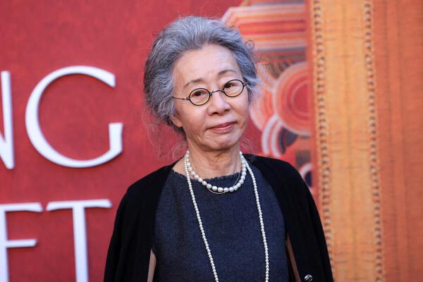 윤여정, 할리우드 신작 〈결혼 피로연〉 인터뷰서 "내 아들은 동성애자" 언급