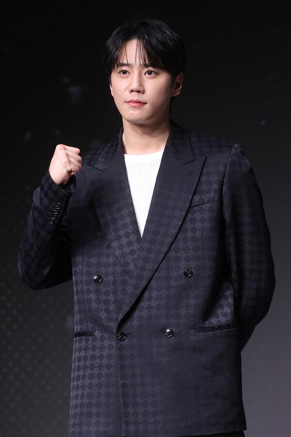 (서울=연합뉴스) 류효림 기자 = 배우 이준영이 21일 서울 마포구 호텔 나루 엠갤러리에서 열린 넷플릭스 〈약한영웅 Class 2〉 제작발표회에서 포즈를 취하고 있다.