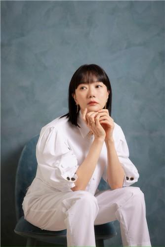 영화 〈바이러스〉, 배두나…"오랜만에 밝게 웃는 연기"