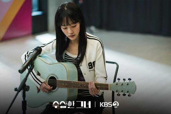 〈Miss Granny〉 