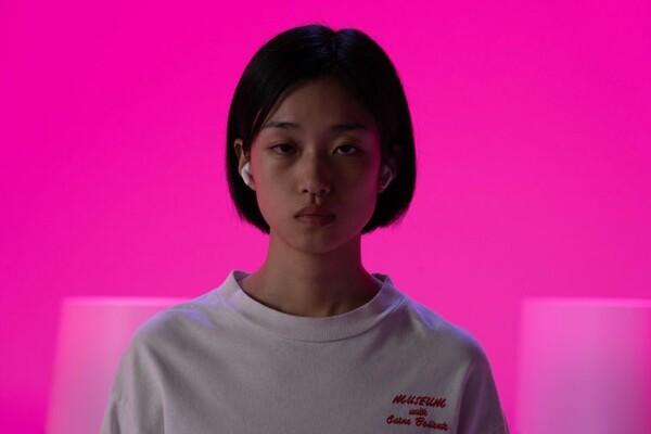 〈纳米比亚的沙漠〉的加奈(川井由美)