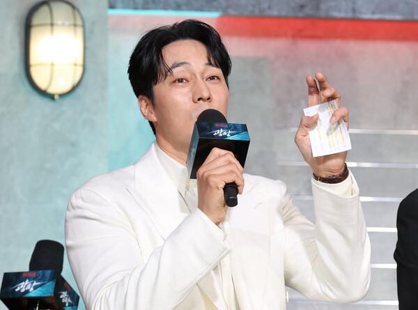 소지섭, 13년 만에 액션 느와르 〈광장〉으로 복귀…"원작 웹툰의 서늘한 분위기 반영 노력했다"