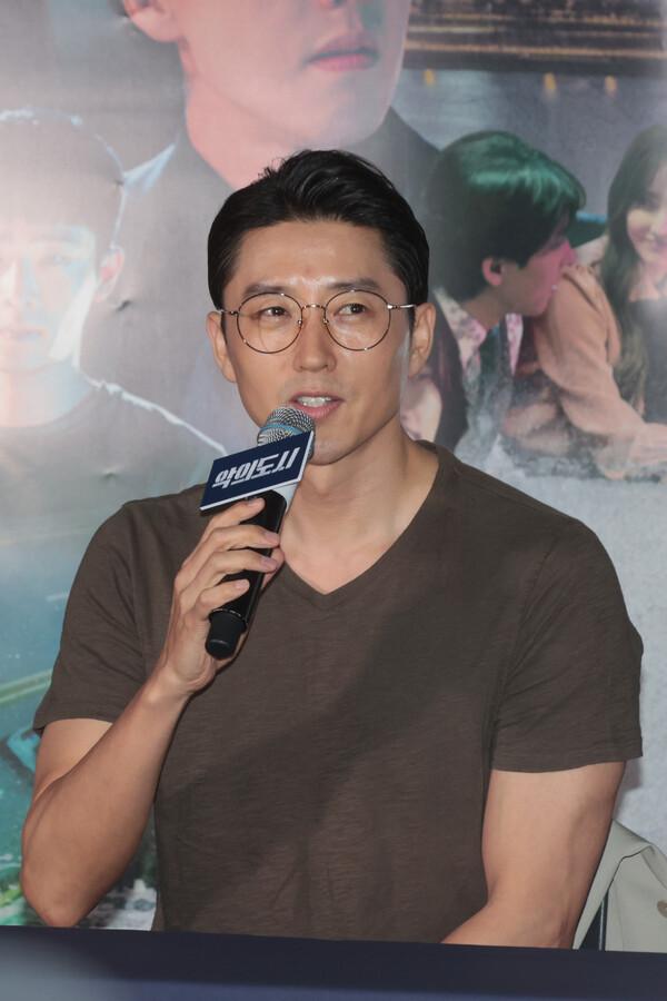 (Seoul=Yonhap News) Reporter Ryu Hyo-rim = Actor and Director Hyun Woo-sung