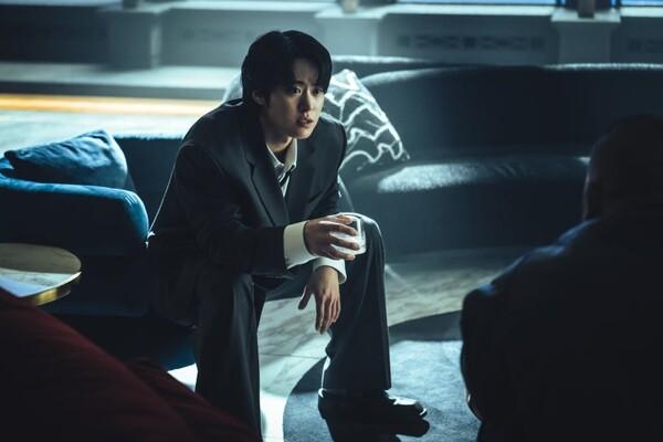 Gu Jun-mo (Gong Myung) in <Square>